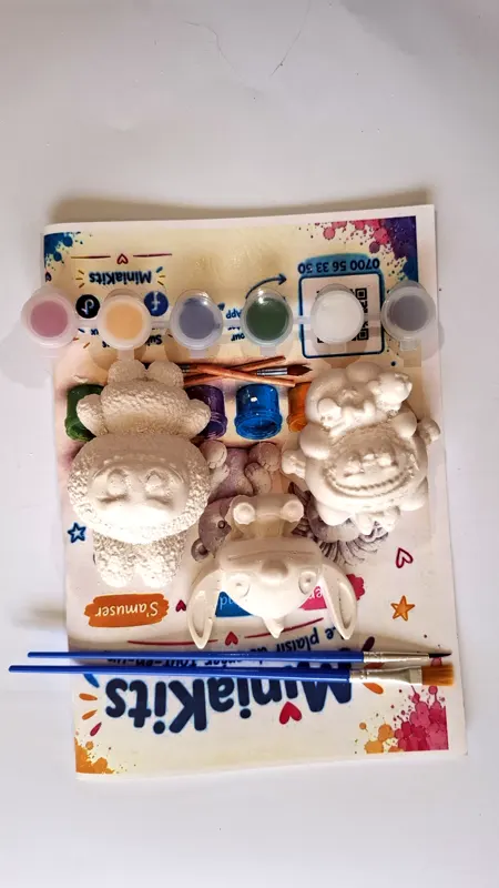 MiniaKits Cuddly trio kit – plaster figurines to paint with paints and brushes