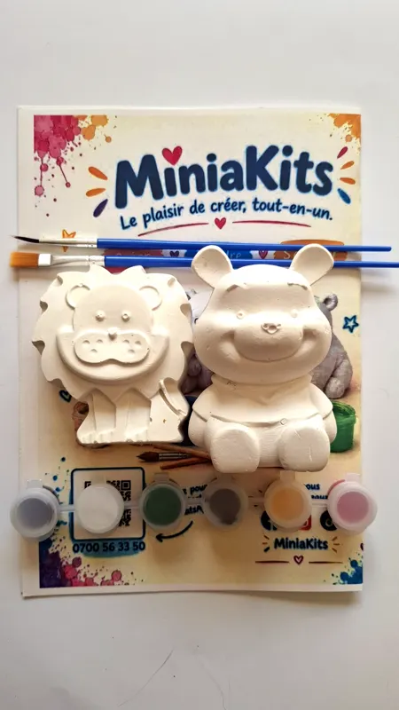 MiniaKits Hug duo kit – plaster figurines to paint with paints and brushes