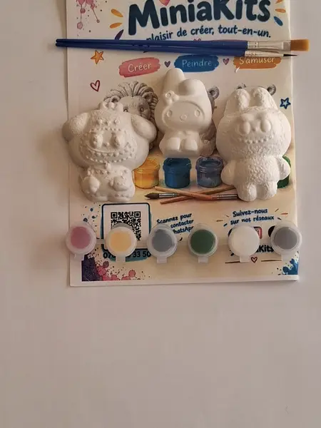 Kit MiniaKits modèle 10 : figurines en plâtre à peindre, peintures et pinceaux