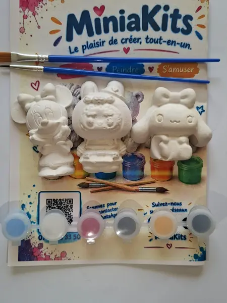 Kit MiniaKits modèle 16 : figurines en plâtre à peindre, peintures et pinceaux