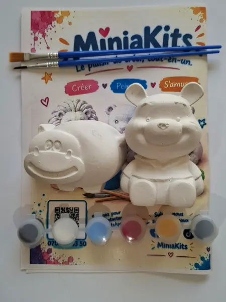 Kit MiniaKits modèle 21 : figurines en plâtre à peindre, peintures et pinceaux